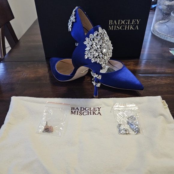 Size 6 Badgley Mischka Wedding Shoes - Picture 3 of 4